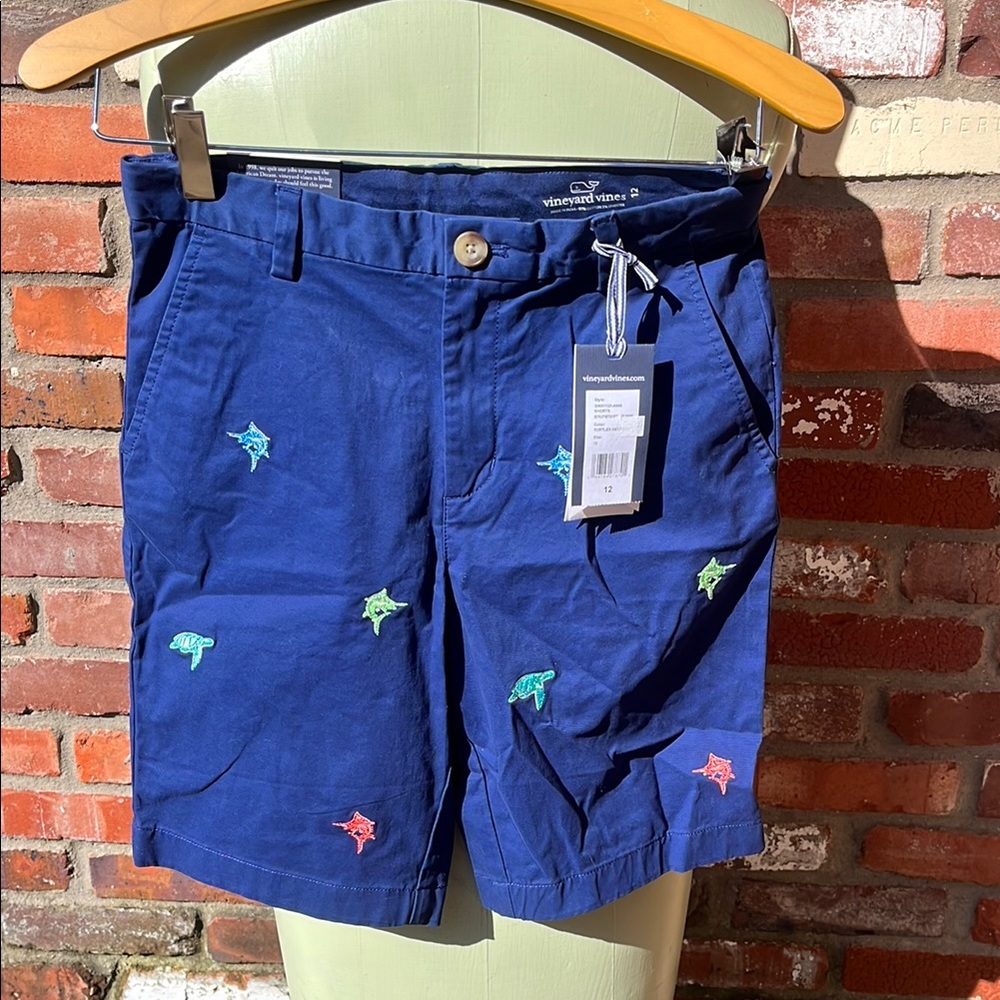 NWT Vineyard Vines Blue Embroidered Shorts size 12
